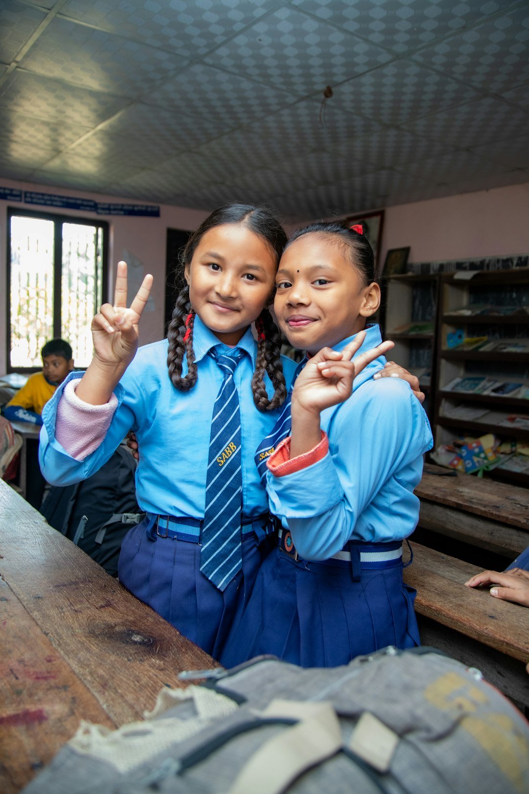 Class 11 Physics, Chemistry & Maths Tuition Guide (2026–27) 13 Students sharing a positive learning moment